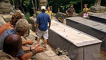 Ep.11 duel: Survivor Shuffle Board