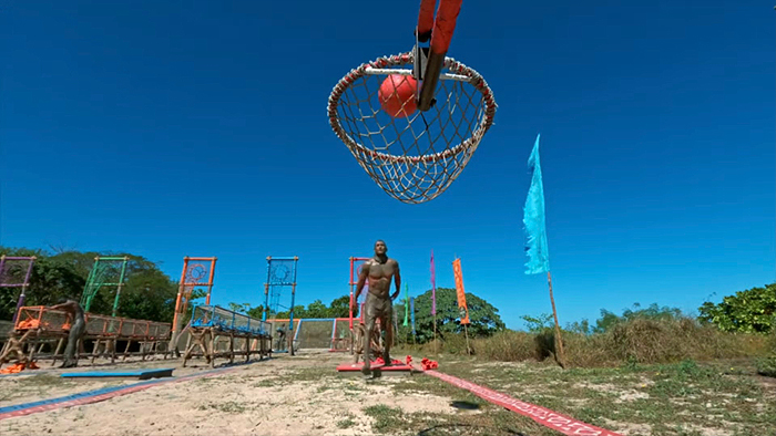 Joe lands his ball