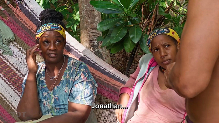 Joe talking to Cirie and Tiffany