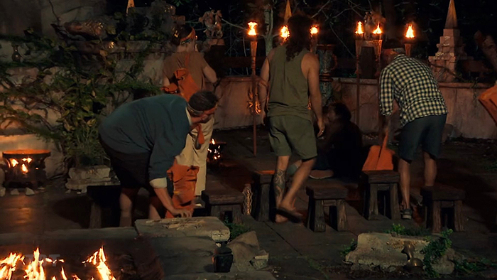 Devens hides the fake idol