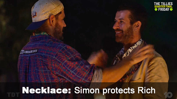 Simon gives necklace to Rich